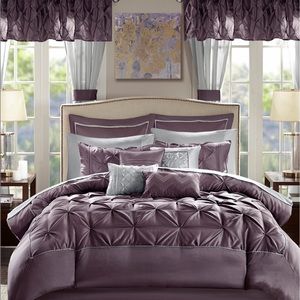 NIB 24 piece Madison Park “Joella” Bedding